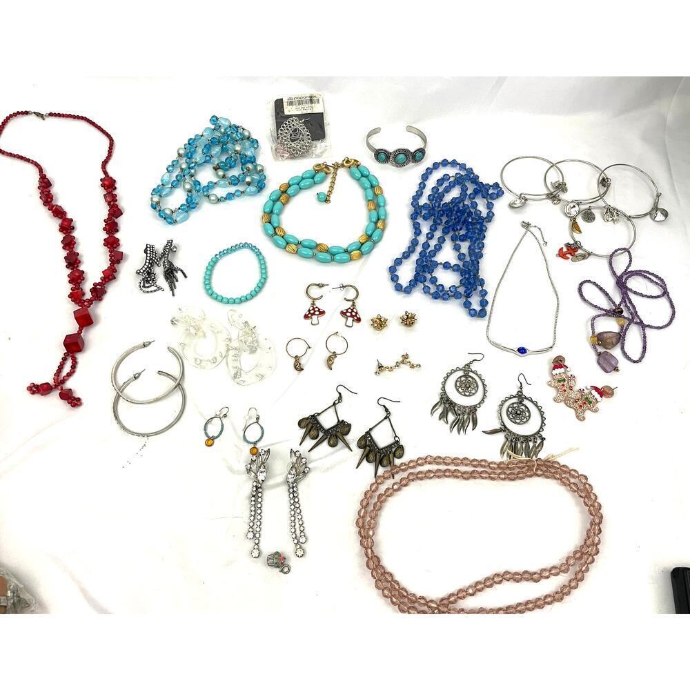 27 PC Jewelry Lot Estate VTG Modern Wearable Necklace‎ Earrings Beaded Costume